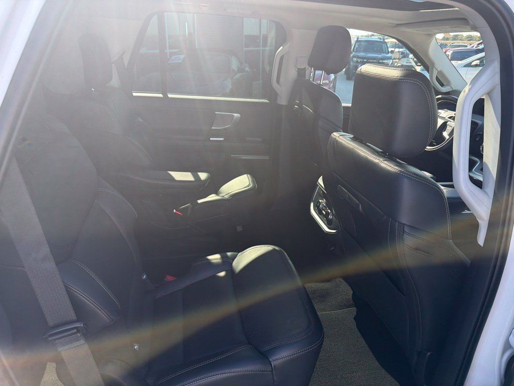 Used 2025 Ford Expedition Platinum AWD/4WD image 38