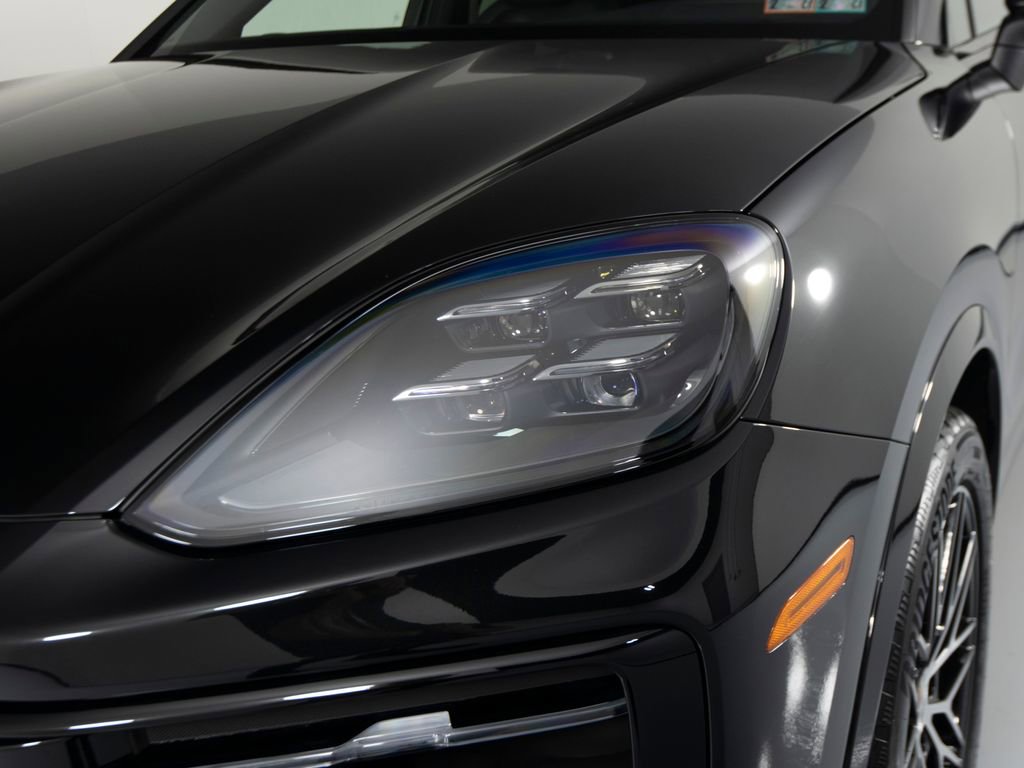 Certified 2025 Porsche Cayenne Coupe image 14