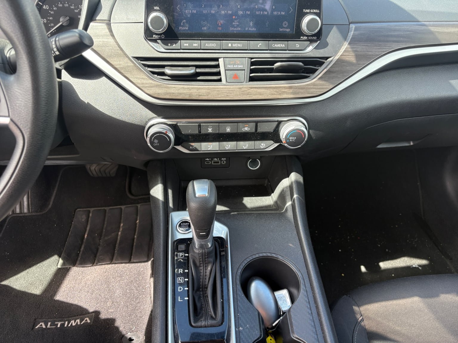 Used 2025 Nissan Altima 2.5 SV FWD image 15