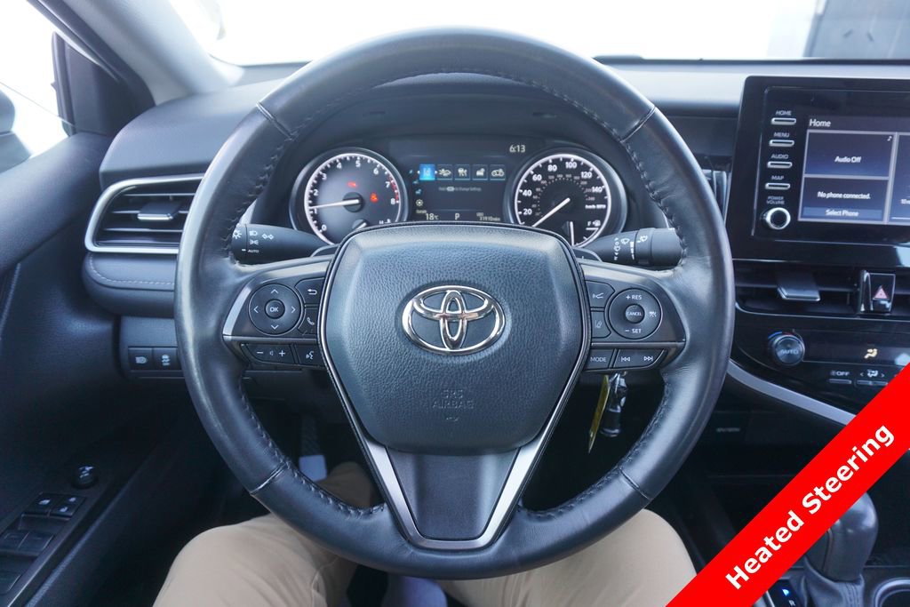 Used 2024 Toyota Camry SE image 3