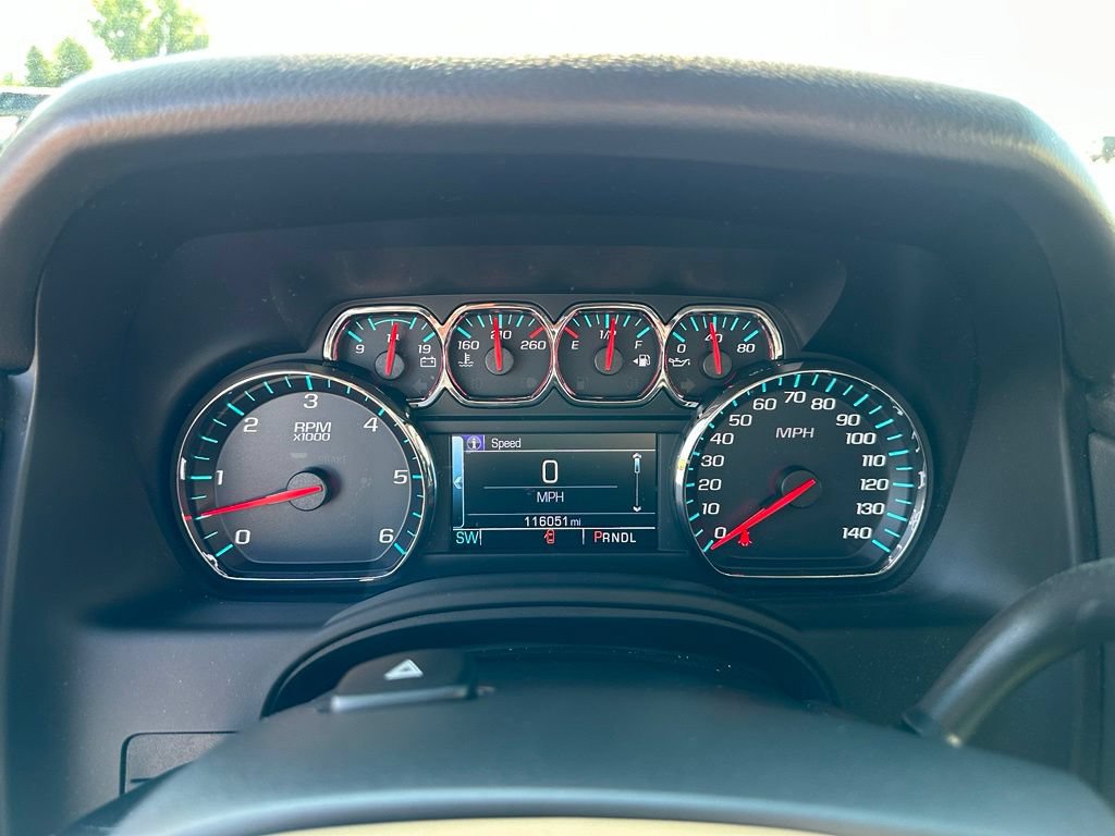 Used 2018 Chevrolet Suburban LT AWD/4WD image 16