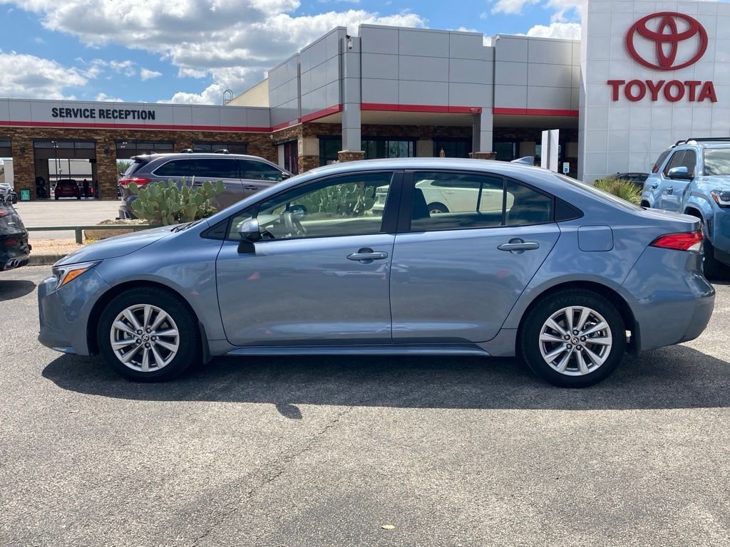 Used 2026 Toyota Corolla LE w/ LE Premium Package FWD image 6