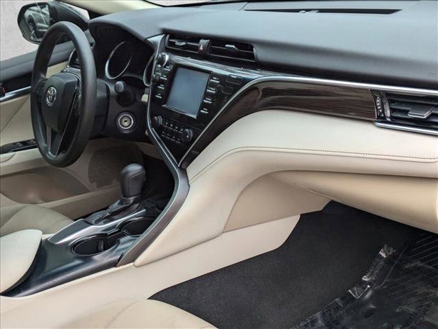 Used 2018 Toyota Camry LE image 20