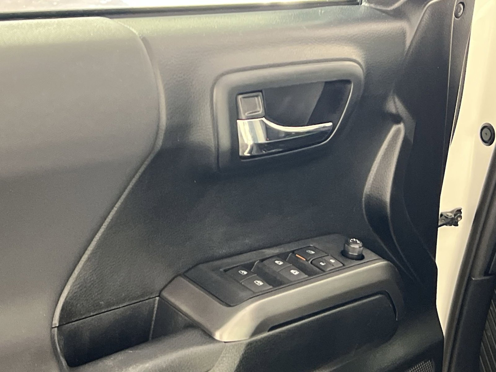 Used 2021 Toyota Tacoma TRD Off-Road w/ Technology Package image 14