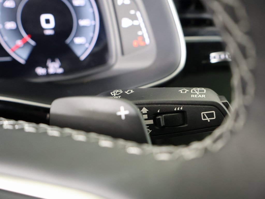 Used 2025 Audi Q8 Premium Plus w/ Premium Plus Package image 32