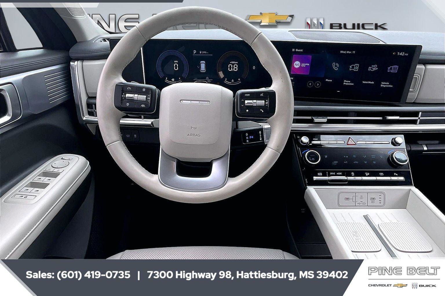 Used 2025 Hyundai Santa Fe SEL image 5