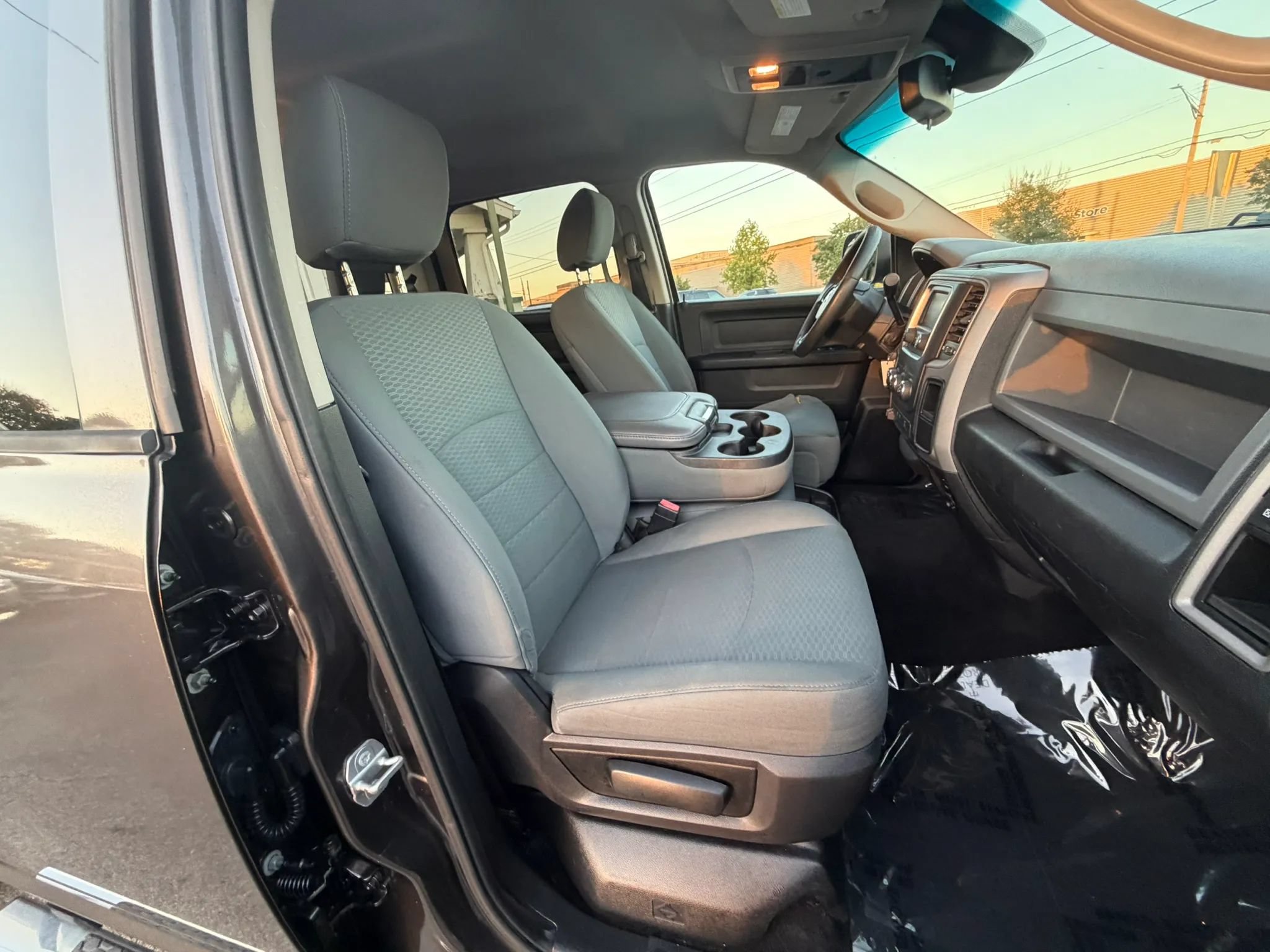 Used 2016 RAM 2500 Tradesman w/ Chrome Appearance Group AWD/4WD image 26