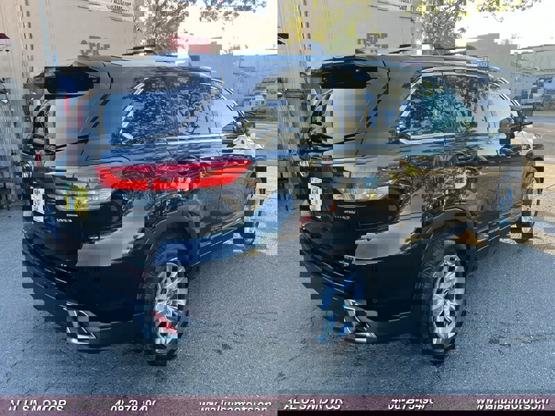 Used 2017 Toyota Highlander Limited image 9