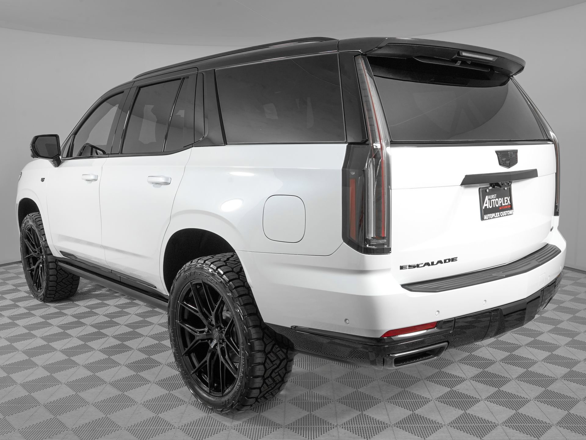 Used 2026 Cadillac Escalade Platinum Sport w/ LPO, Floor Liner Package image 8