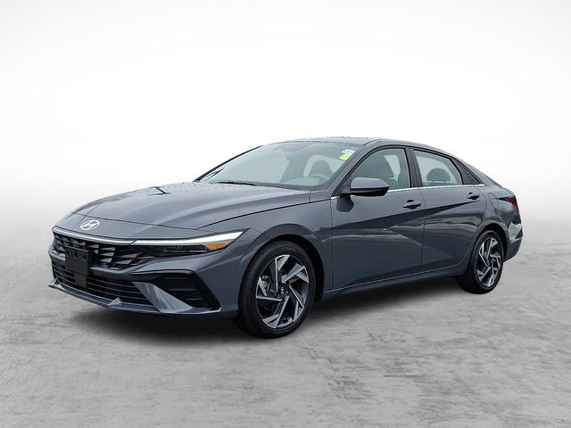 Used 2024 Hyundai Elantra SEL w/ Convenience Package image 3