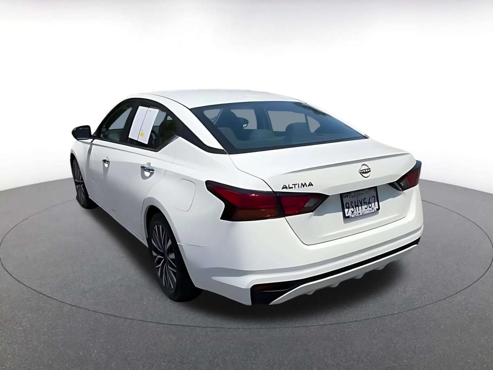 Used 2025 Nissan Altima 2.5 SV FWD image 16