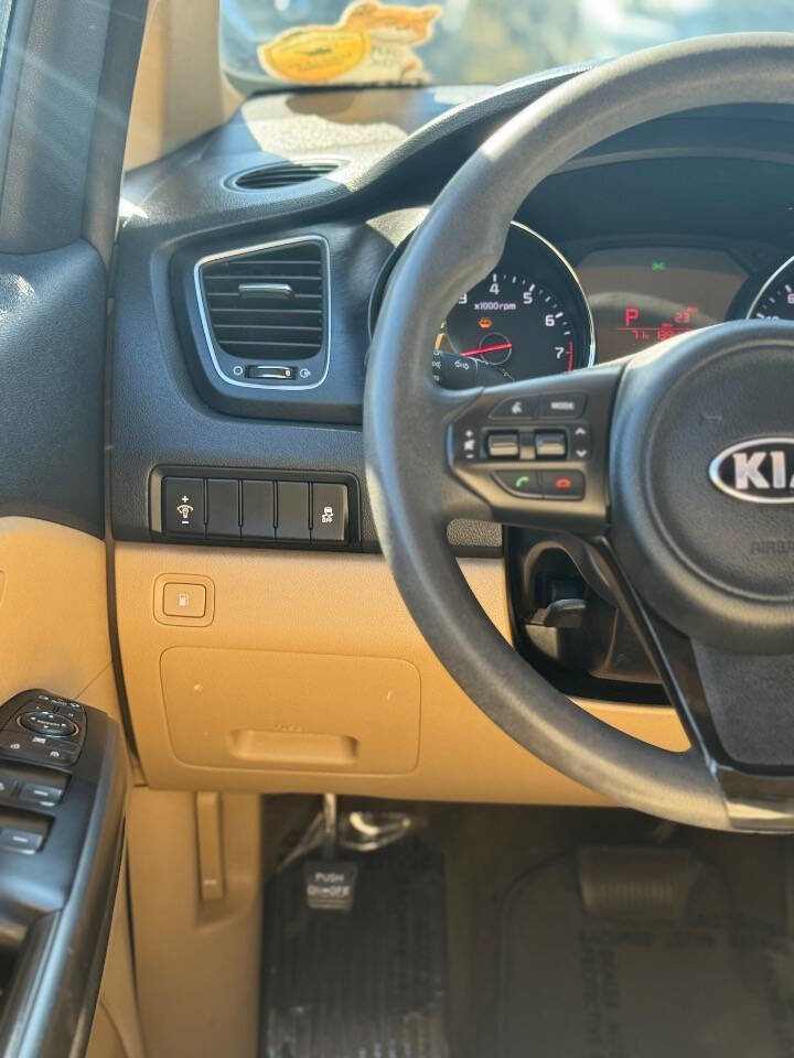 Used 2016 Kia Sedona LX w/ LX Convenience Package FWD image 14