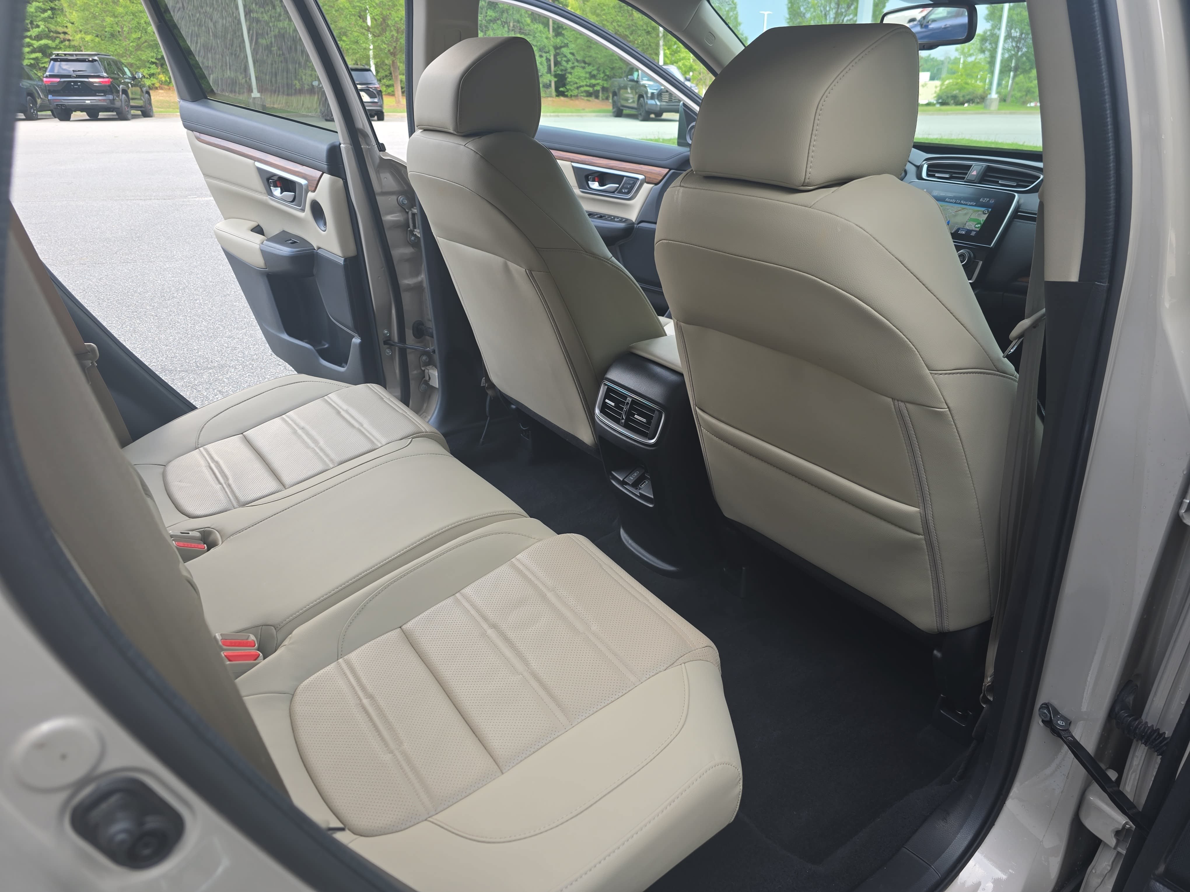Used 2019 Honda CR-V Touring image 11