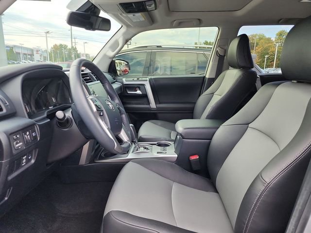 Used 2022 Toyota 4Runner SR5 Premium image 13