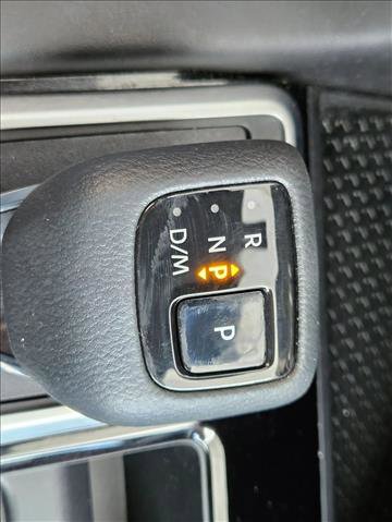 Used 2022 Nissan Pathfinder SV image 13