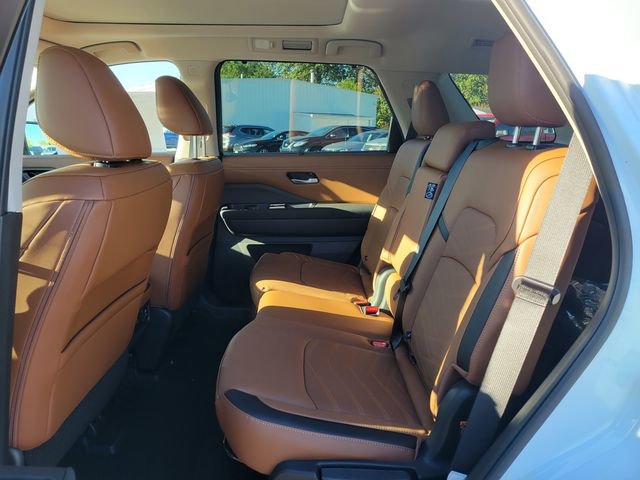 New 2025 Nissan Pathfinder Platinum w/ Black Appearance Package image 17