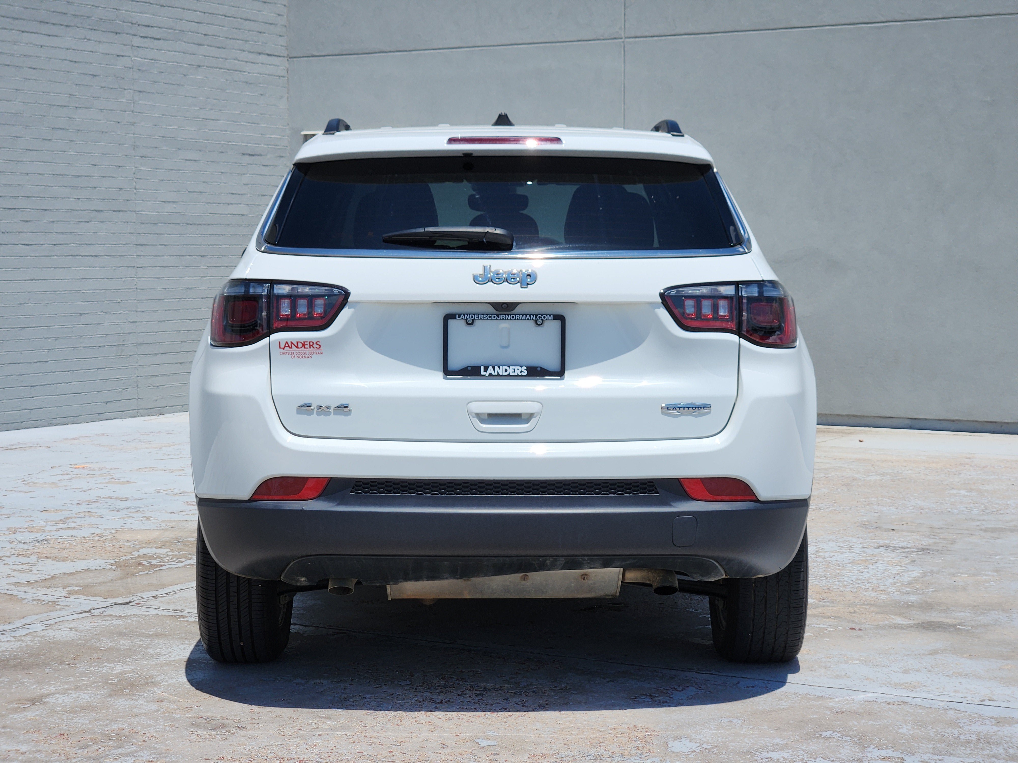 Used 2025 Jeep Compass Latitude AWD/4WD image 7