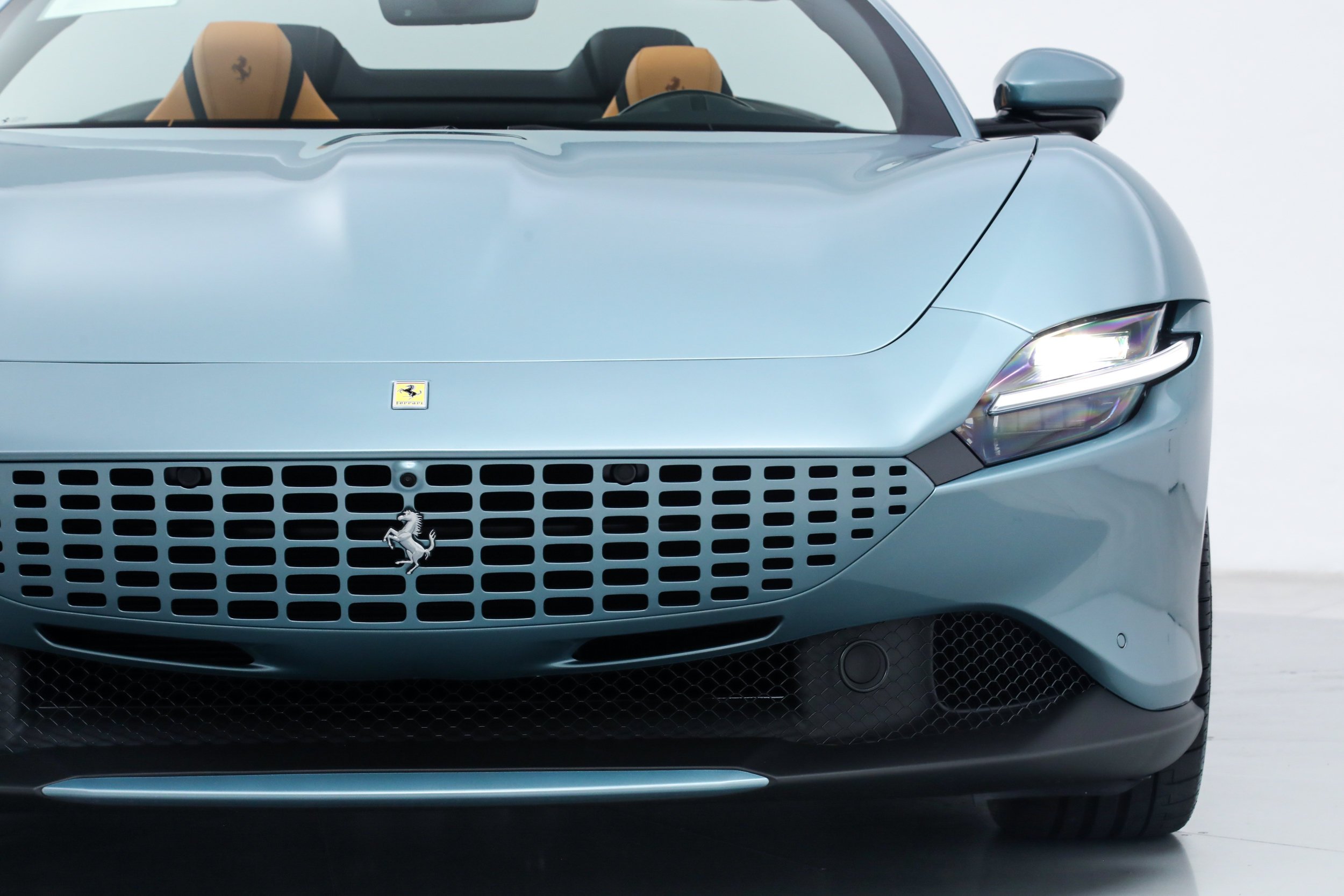 Certified 2025 Ferrari Roma Spider RWD image 15
