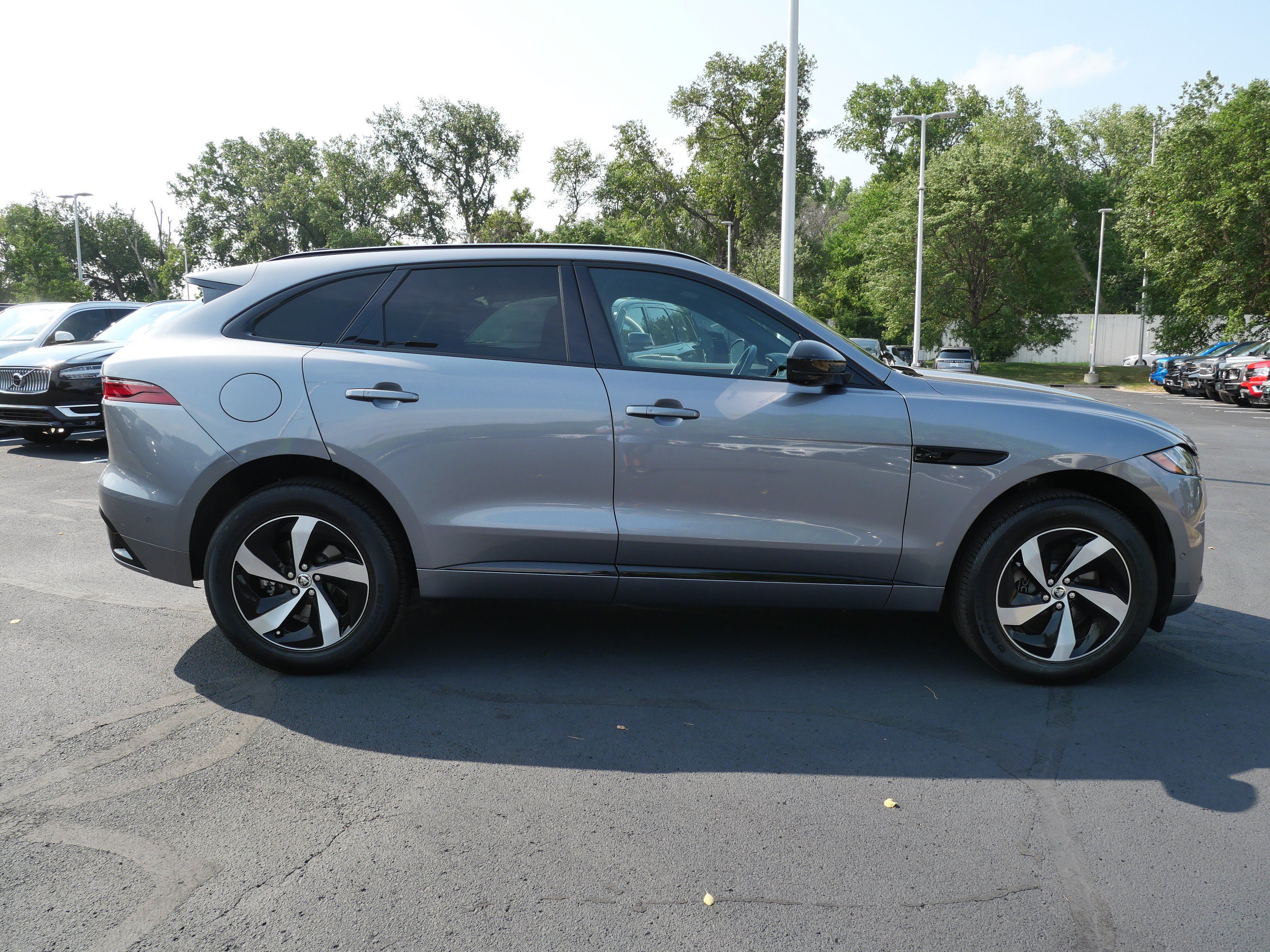 Certified 2026 Jaguar F-PACE R-Dynamic S AWD/4WD image 6