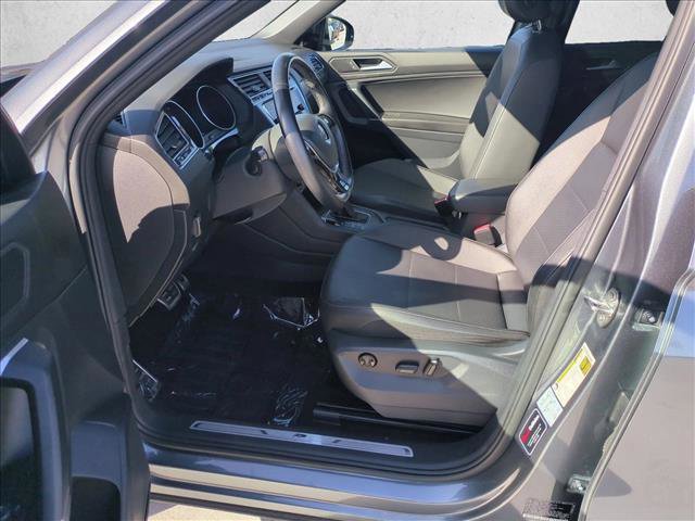 Used 2020 Volkswagen Tiguan SE R-Line FWD image 15