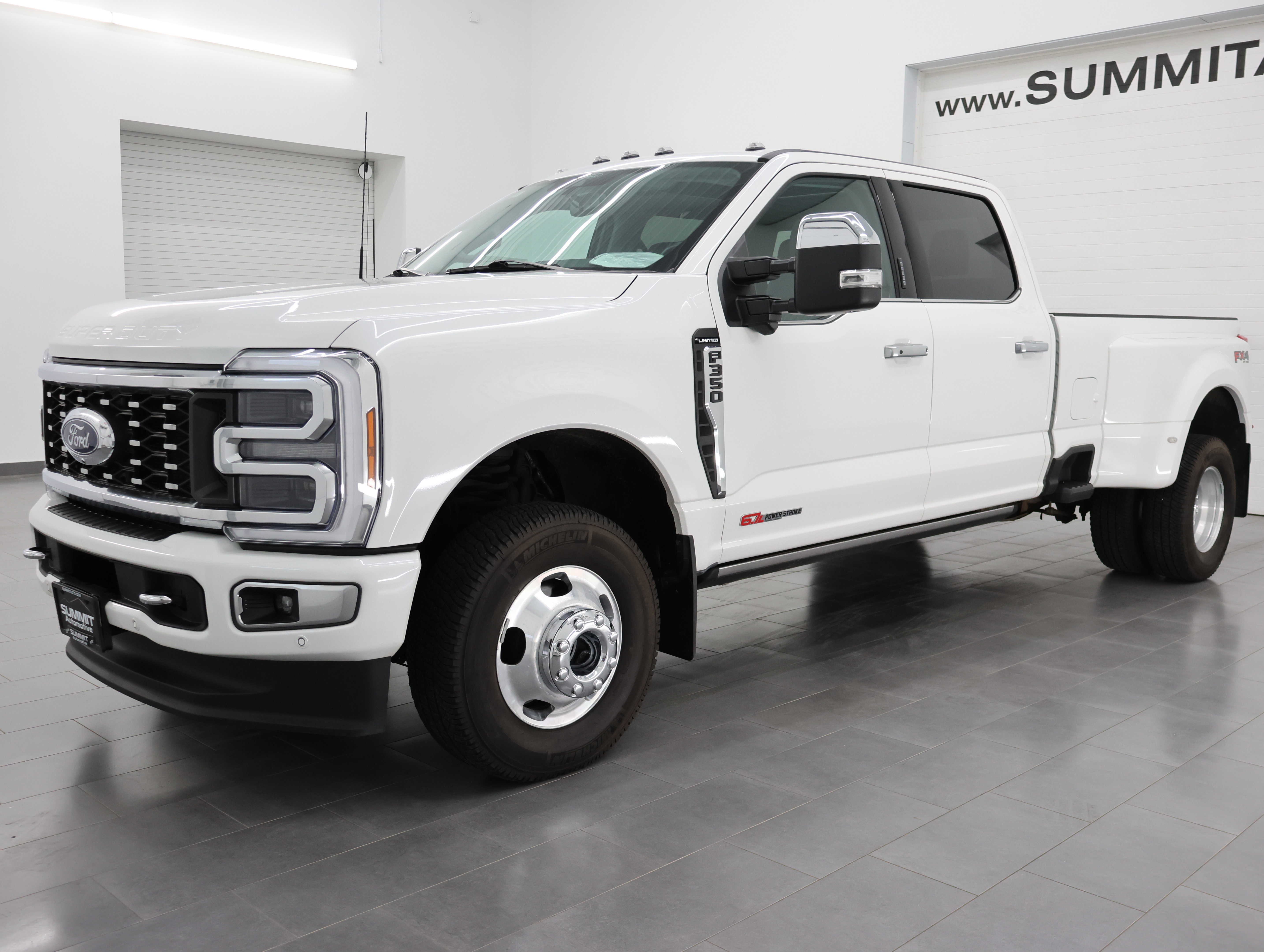 Used 2024 Ford F350 Limited w/ FX4 Off-Road Package AWD/4WD image 7