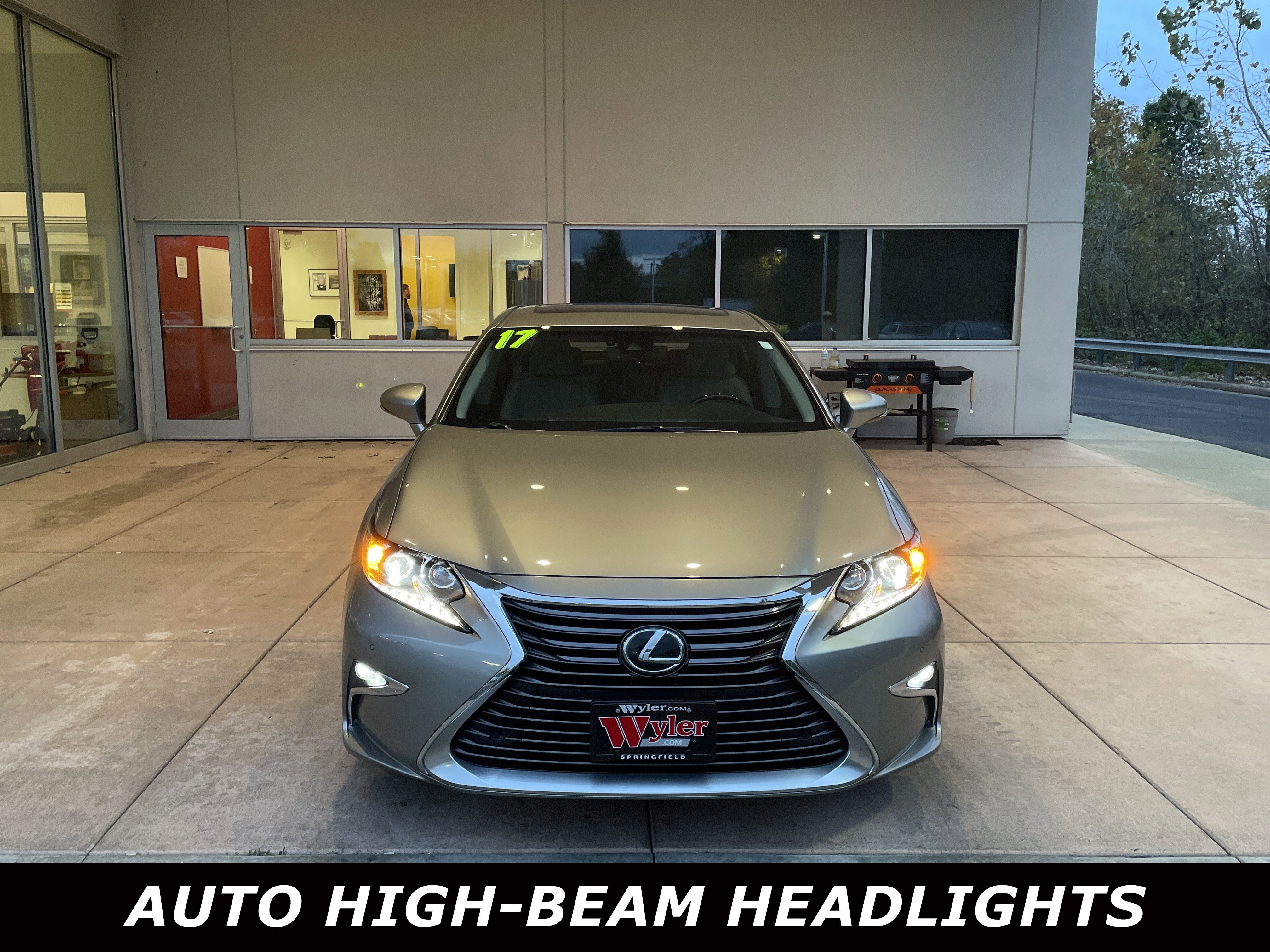 Used 2017 Lexus ES 350 image 2
