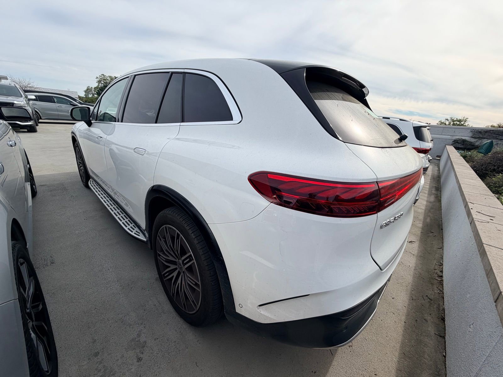 Certified 2023 Mercedes-Benz EQS 580 4MATIC SUV image 3