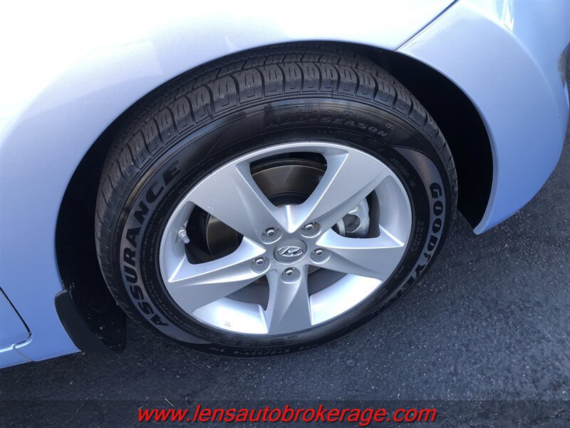 Used 2013 Hyundai Elantra GLS w/ Preferred Pkg FWD image 23