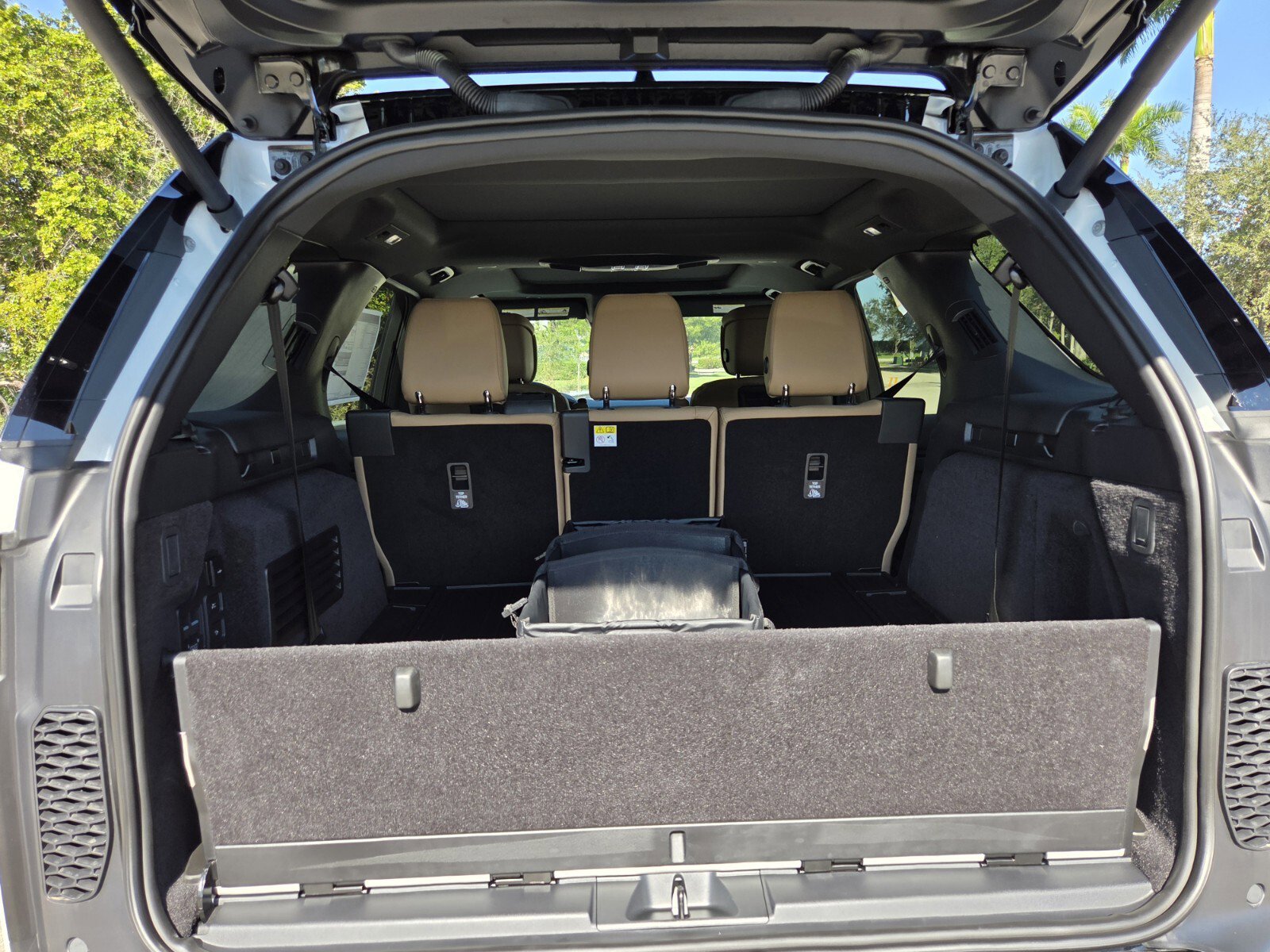 Used 2026 Land Rover Discovery Limited Edition image 21