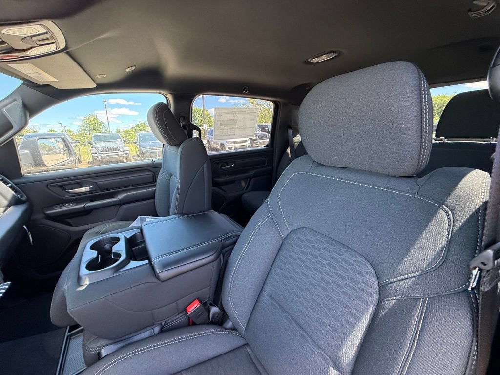 New 2026 RAM 1500 Express AWD/4WD image 13