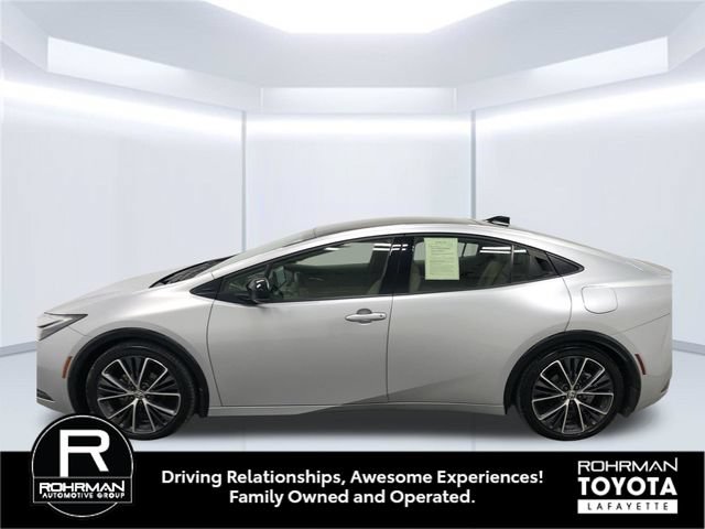 Used 2024 Toyota Prius XLE FWD image 3
