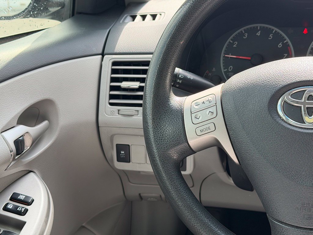 Used 2011 Toyota Corolla LE FWD image 11
