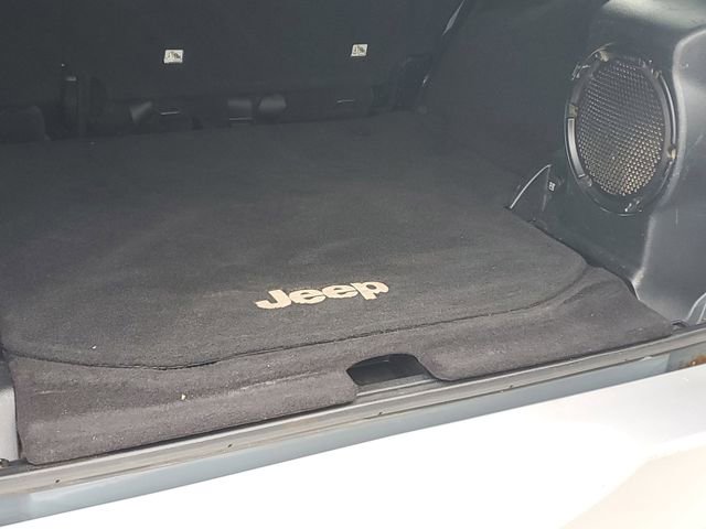 Used 2014 Jeep Wrangler Unlimited Sahara w/ Dual Top Group AWD/4WD image 7