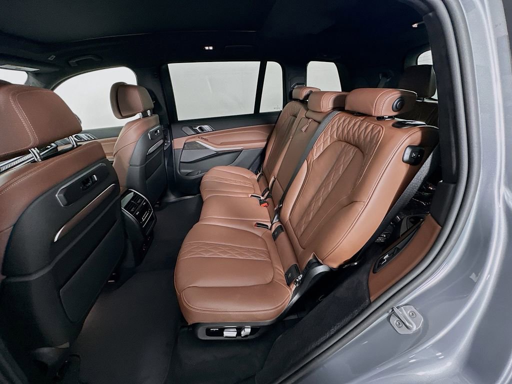 New 2026 BMW X7 M60i image 17