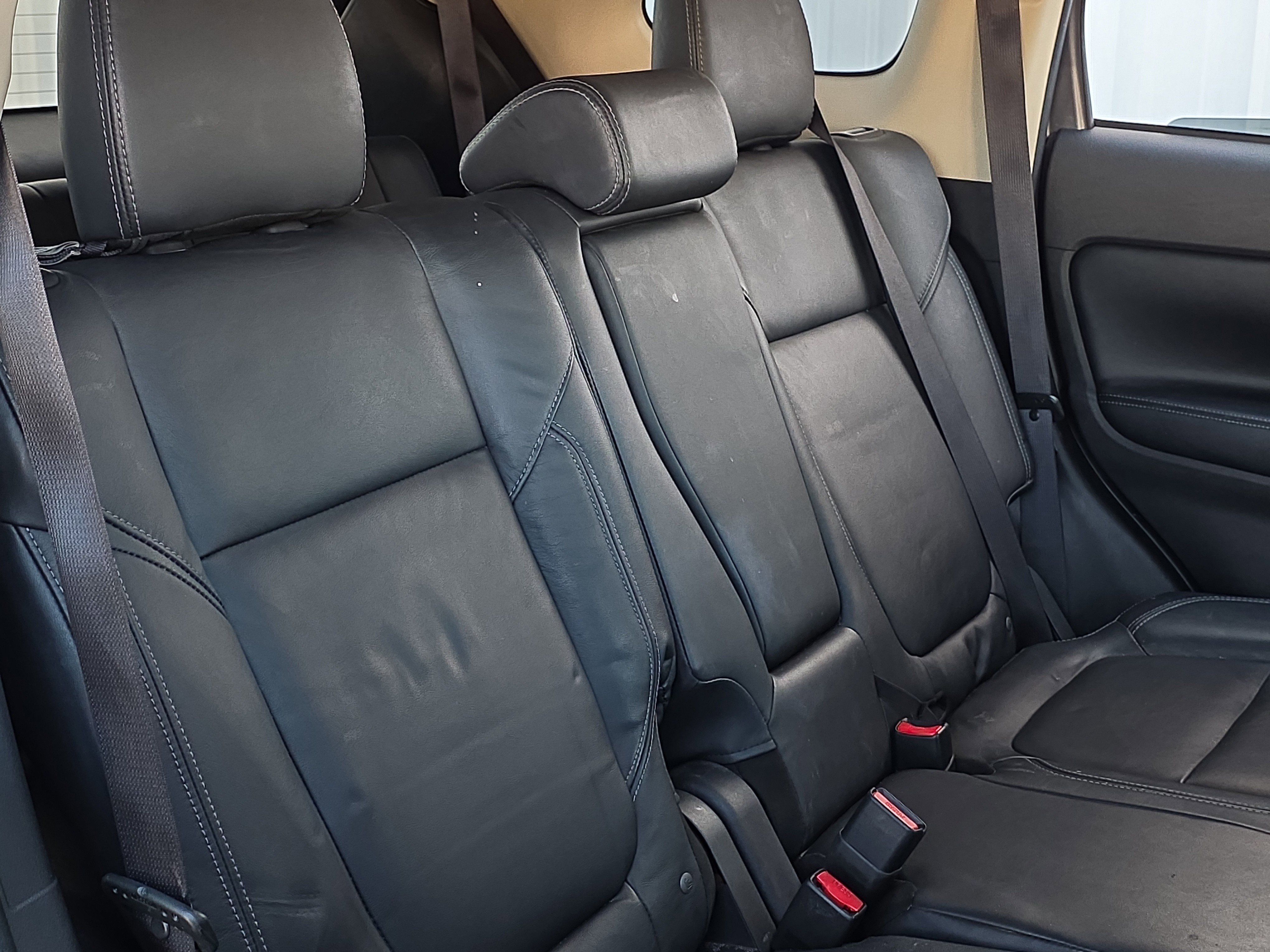 Used 2020 Mitsubishi Outlander LE image 27