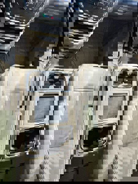 Used 2013 Chrysler Town & Country Touring image 16