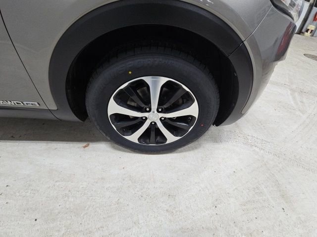 Used 2016 Kia Sorento EX w/ EX Touring Package image 12