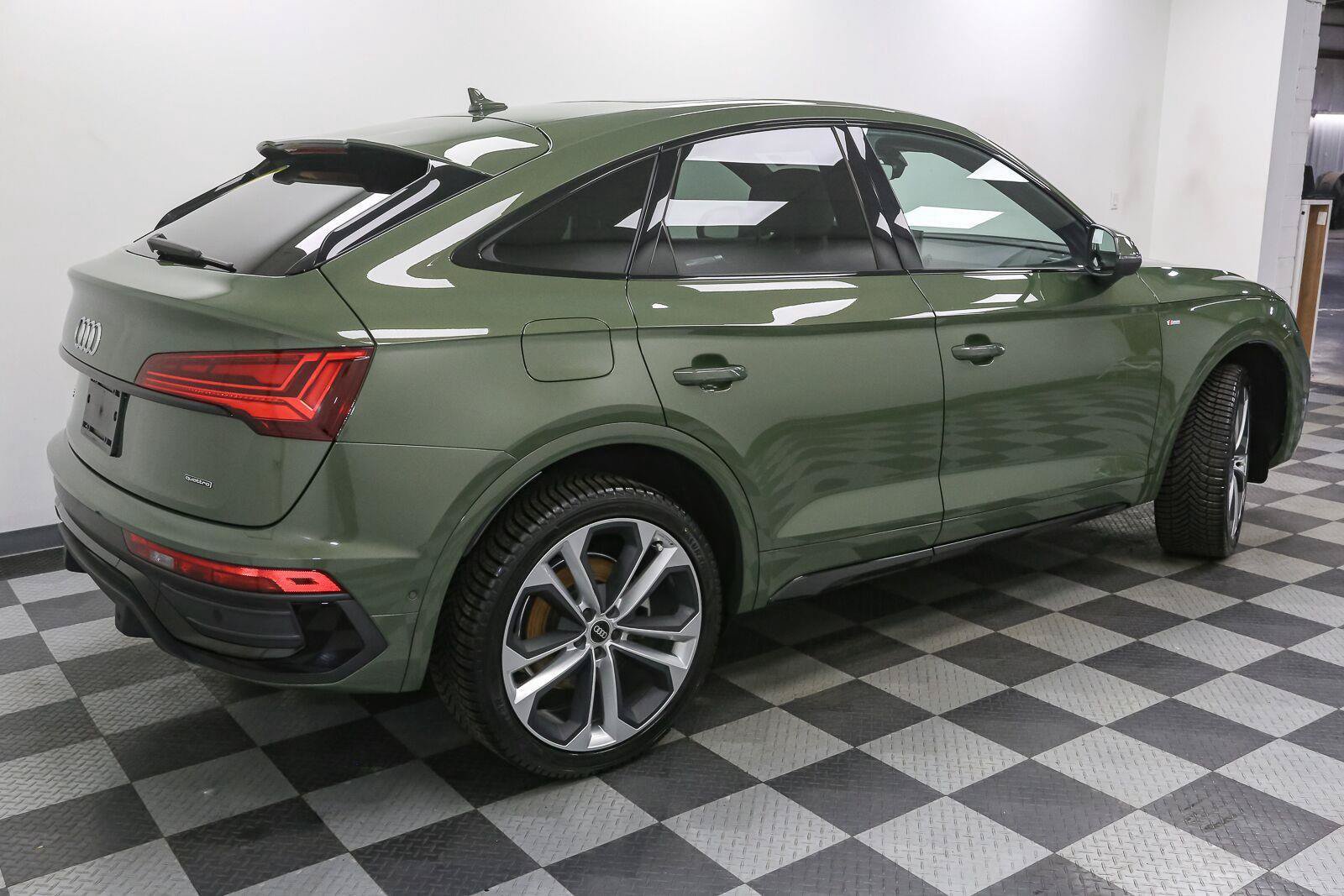 Used 2022 Audi Q5 2.0T Prestige w/ Prestige Package AWD/4WD image 9