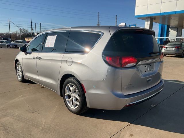 Used 2018 Chrysler Pacifica Touring Plus w/ Tire & Wheel Group image 37