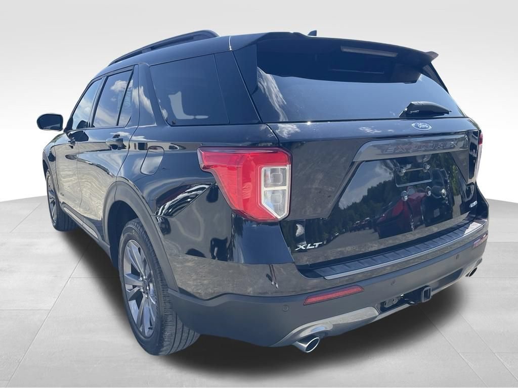 Used 2022 Ford Explorer XLT w/ Equipment Group 202A AWD/4WD image 19