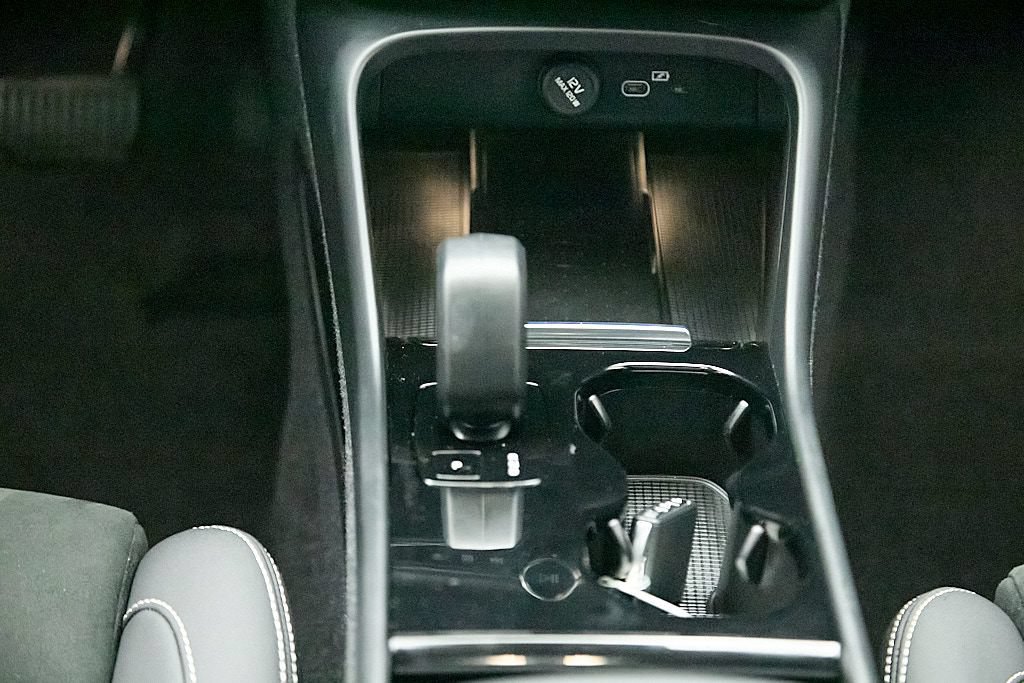 Certified 2023 Volvo XC40 Recharge Plus w/ Protection Package Premier AWD/4WD image 30