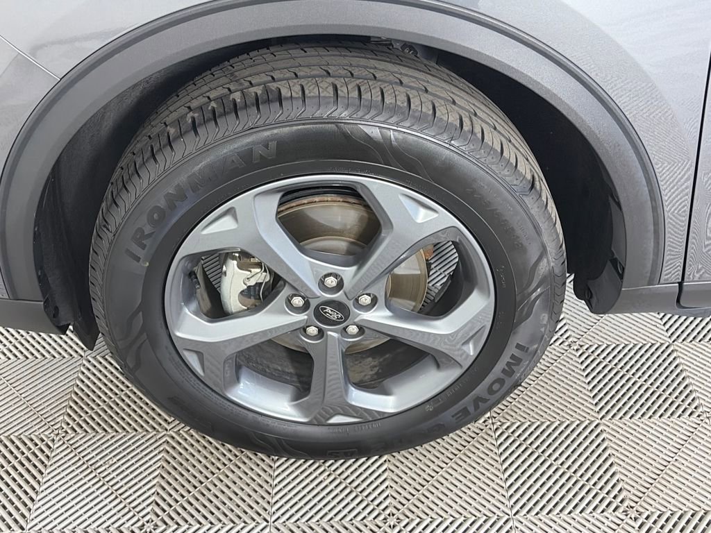 Certified 2025 Ford Escape ST-Line Select image 8