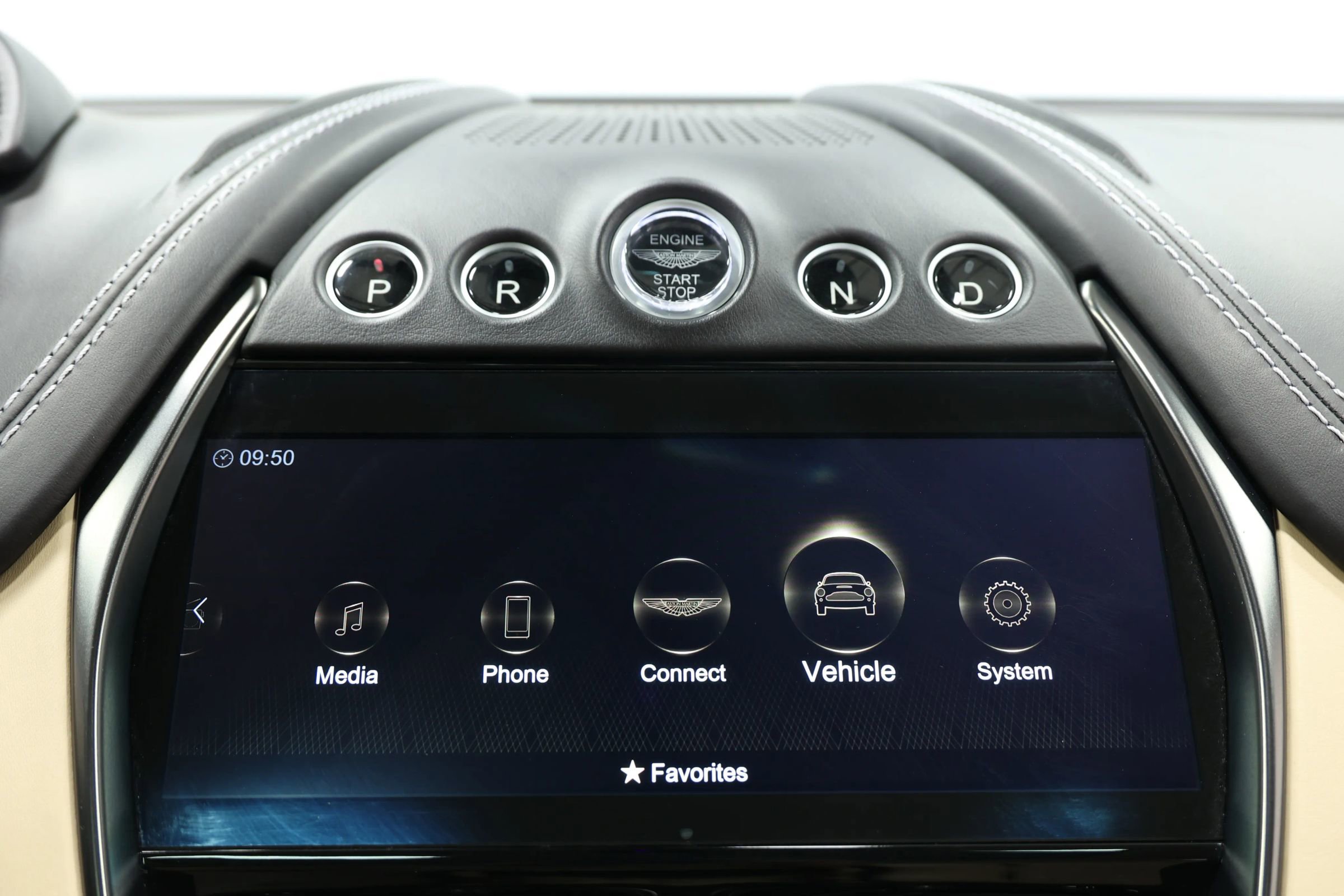 Used 2021 Aston Martin DBX image 38