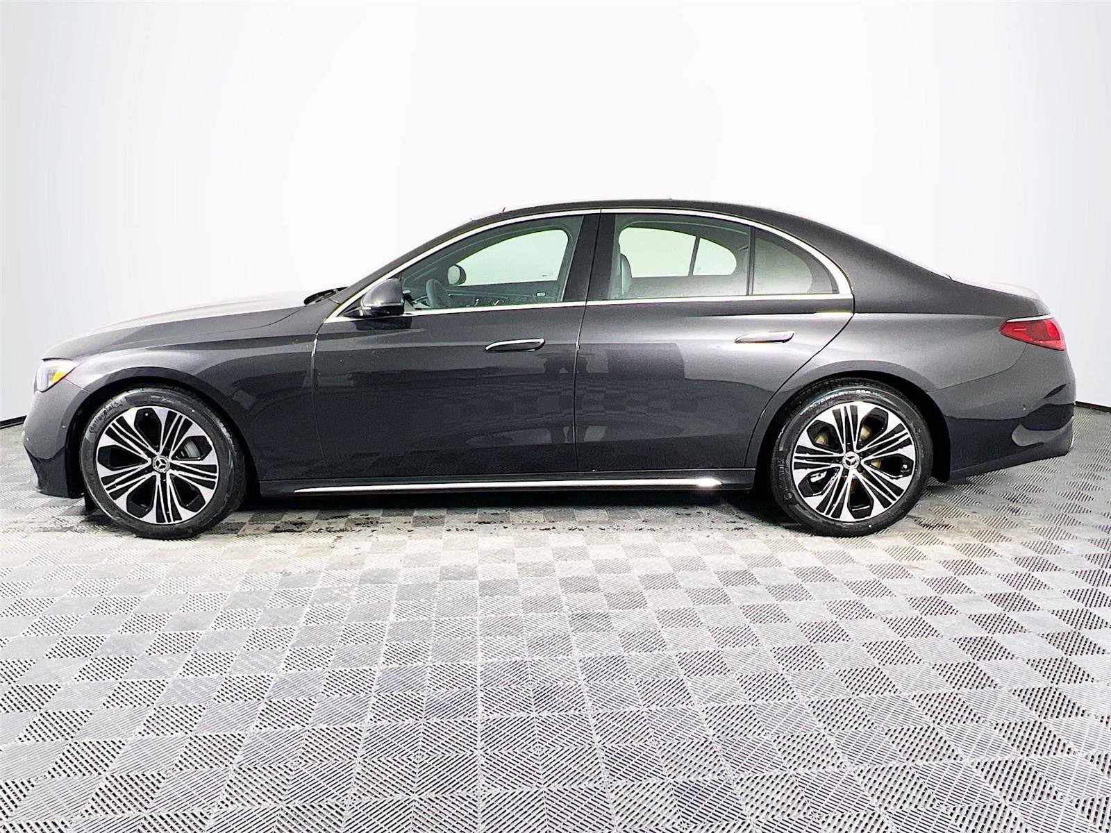 New 2026 Mercedes-Benz E 350 4MATIC Sedan image 3