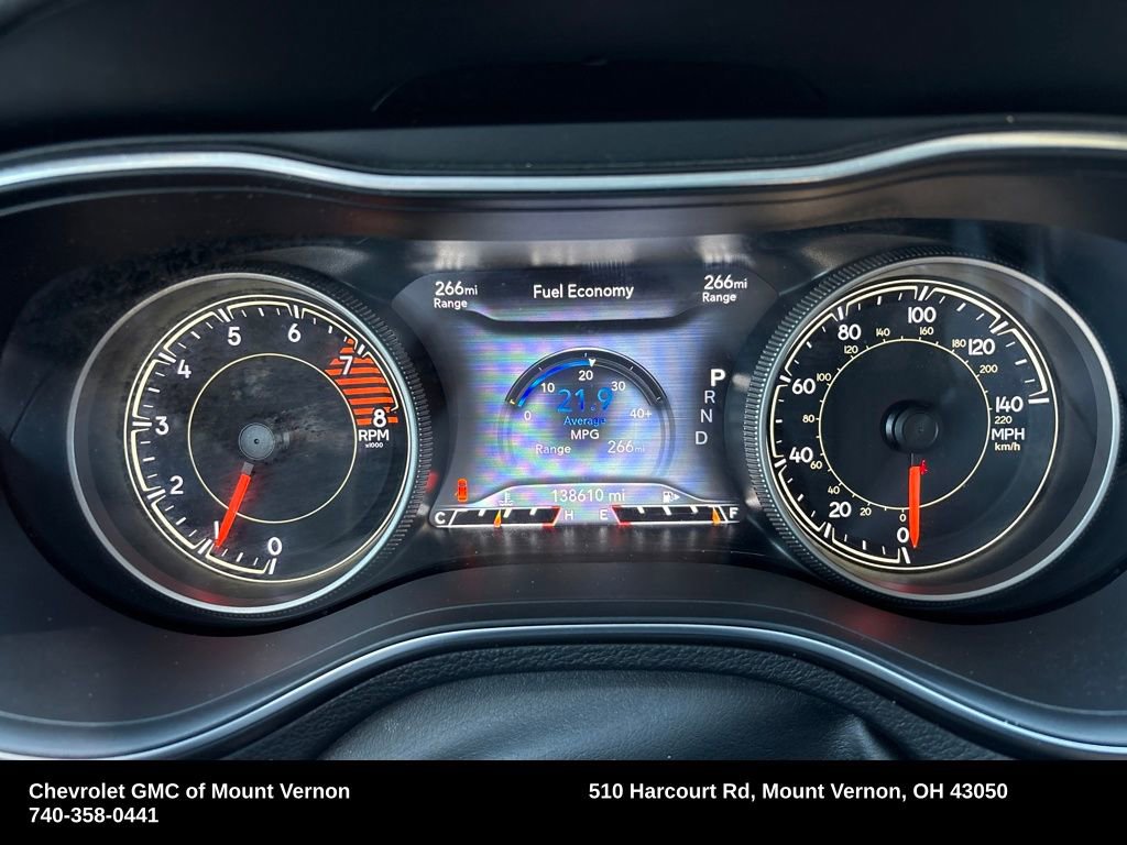 Used 2019 Jeep Cherokee Trailhawk image 8