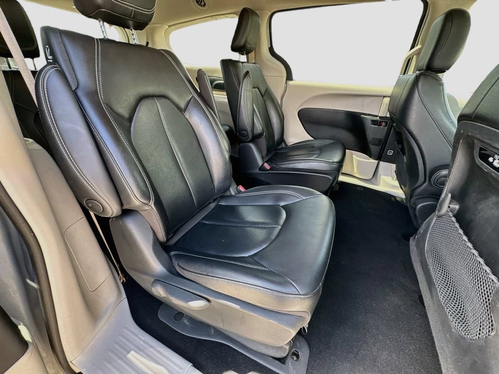 Used 2022 Chrysler Pacifica Touring-L FWD image 31