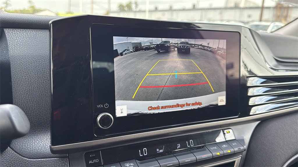 Used 2025 Toyota Camry LE image 23