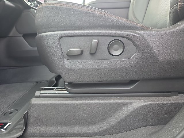 Used 2024 GMC Sierra 1500 AT4 w/ Technology Package AWD/4WD image 30