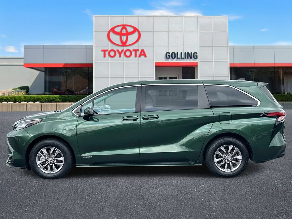 Used 2021 Toyota Sienna LE FWD image 2