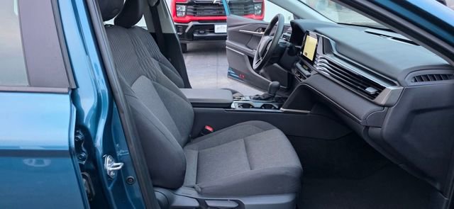 Used 2025 Toyota Camry LE image 15